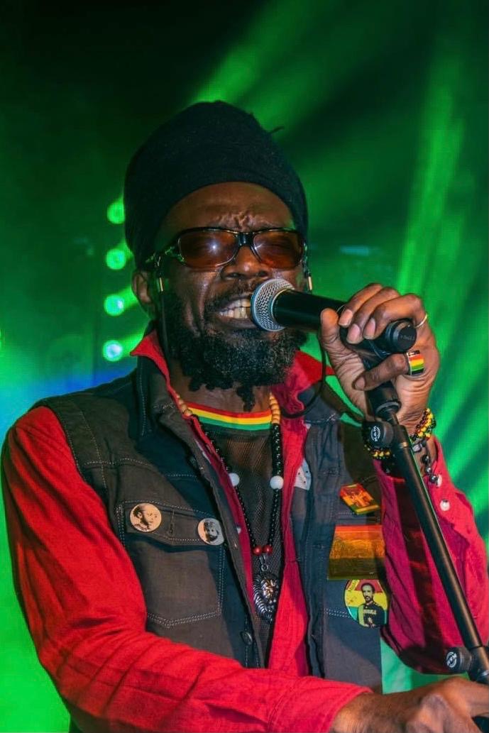 SlyAsher-live-photo1.jpg (107 KB)